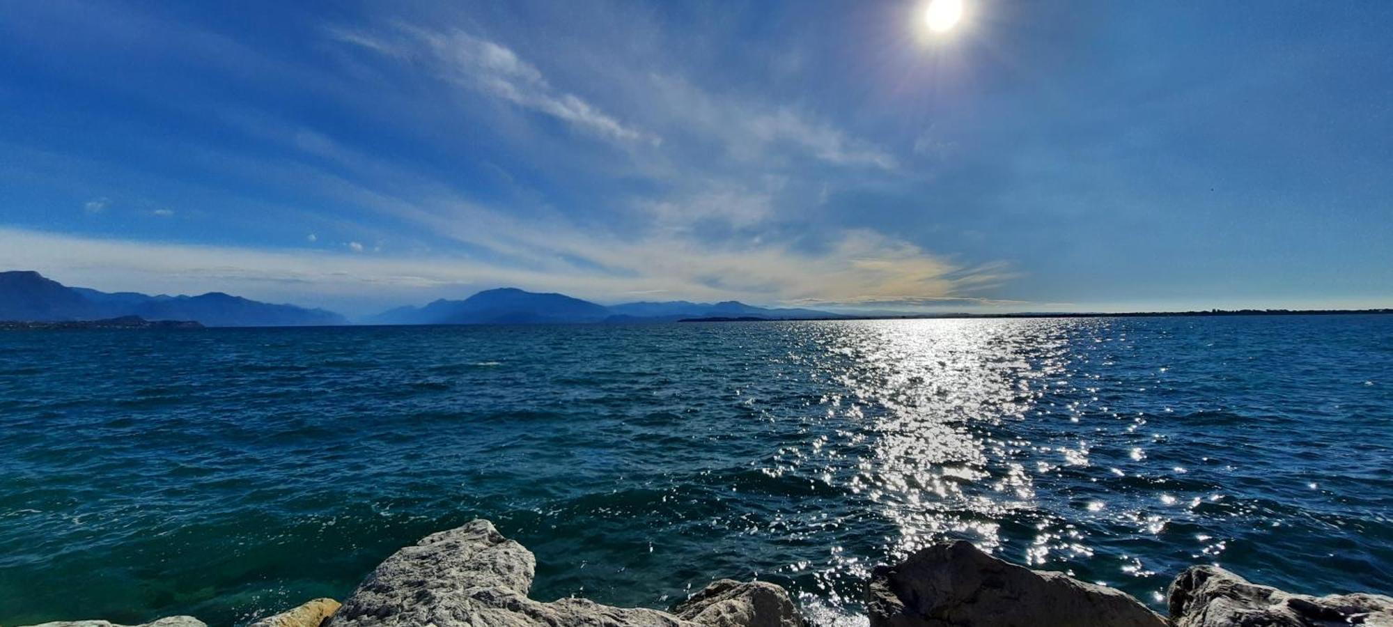 Country Esmera Десенцано дел Гарда Екстериор снимка